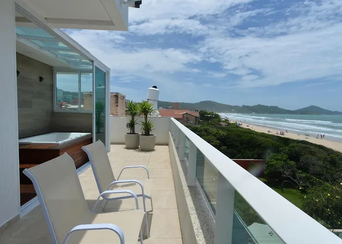 Hospedaria Home Suites Mariscal Bombinhas